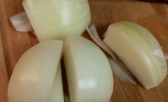 Закинуть в кипящий бульон прямо сырыми