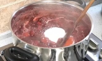 Всыпаем оставшийся сахар